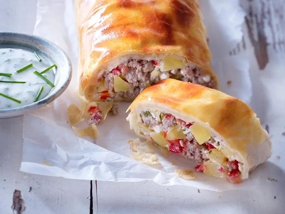 Hack-Kartoffel-Strudel Rezept Hack-Kartoffel-Strudel Rezept