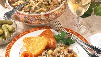 Hack-Stroganoff mit Rösti-Ecken Rezept - Foto: LECKER @ Bauer Media Group