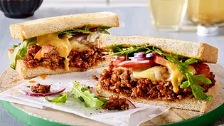 Hack-Stulle „Hot & Cheesy“ Rezept - Foto: LECKER @ Bauer Media Group Hack-Stulle „Hot & Cheesy“ Rezept - Foto: LECKER @ Bauer Media Group