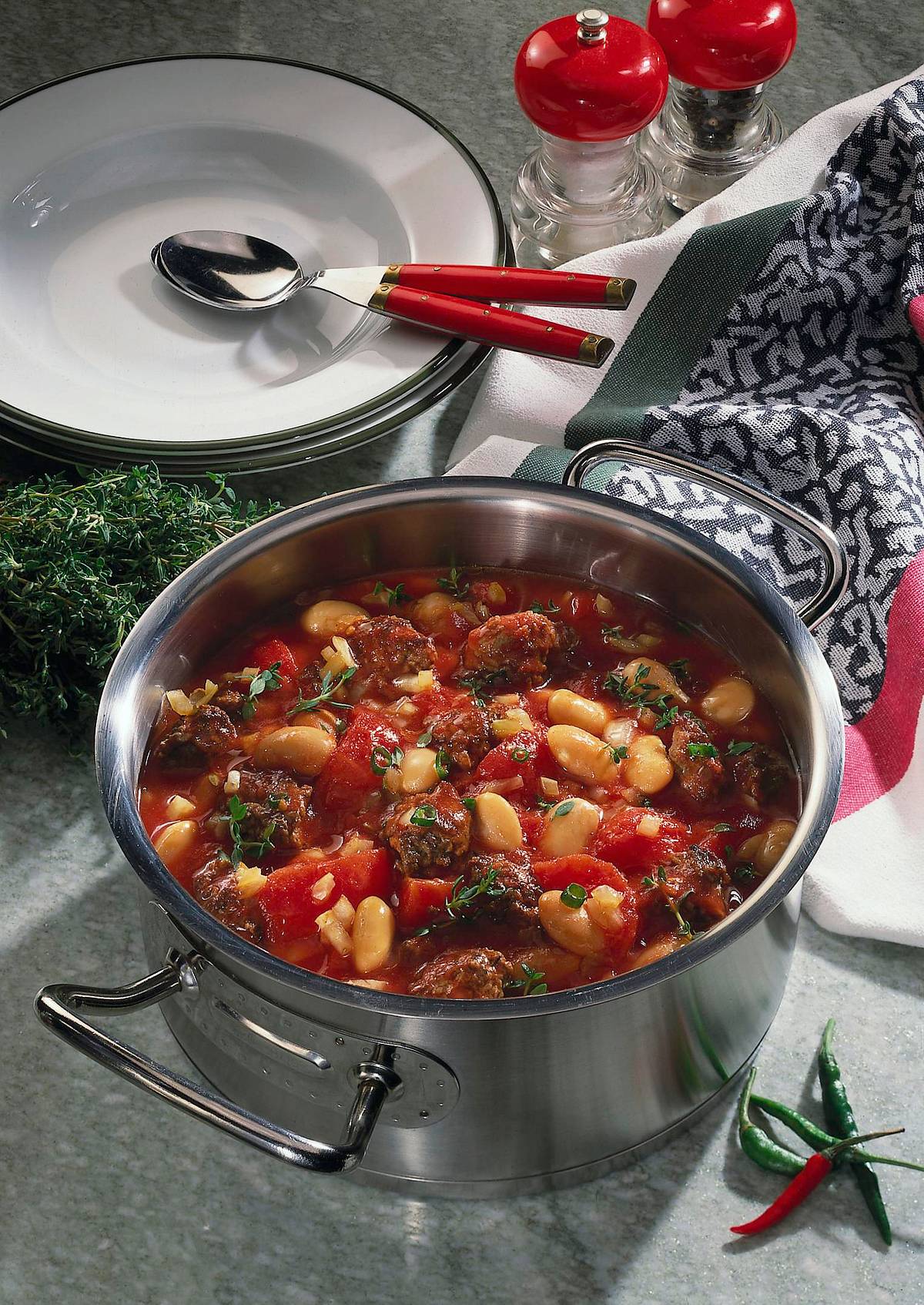 Hack -Tomaten-Topf mit weißen Bohnenkernen Rezept