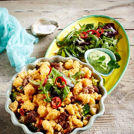 Hackauflauf mit dreierlei Käsestreuseln Rezept Hackauflauf mit dreierlei Käsestreuseln Rezept