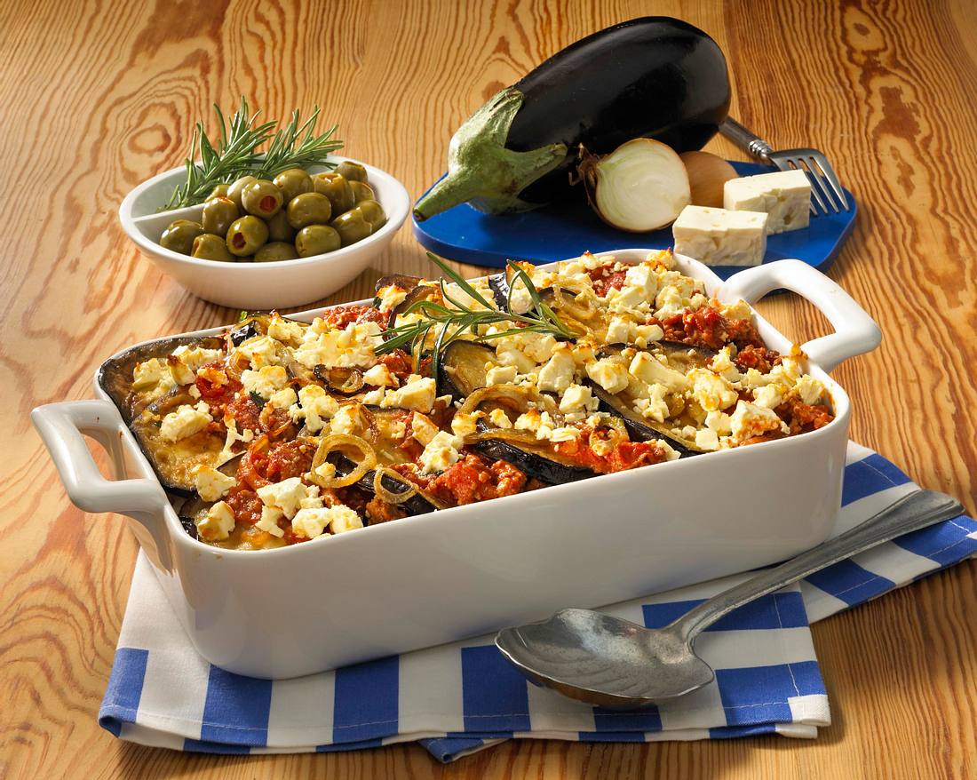 Hackauflauf mit Feta und Auberginen Rezept | LECKER
