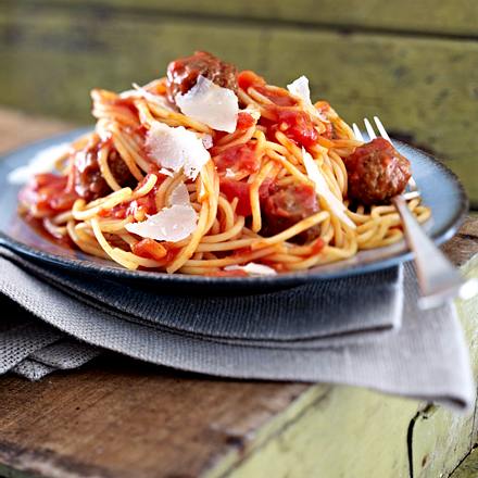 Hackbällchen in Tomatensoße zu Spaghetti Rezept Hackbällchen in Tomatensoße zu Spaghetti Rezept