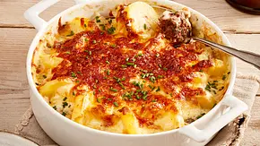 Hackbällchen-Auflauf mit Kartoffeln - Foto: LECKER @ Bauer Media Group