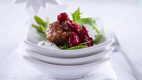 Hackbällchen mit Cranberry-Kompott Rezept - Foto: House of Food / Bauer Food Experts KG