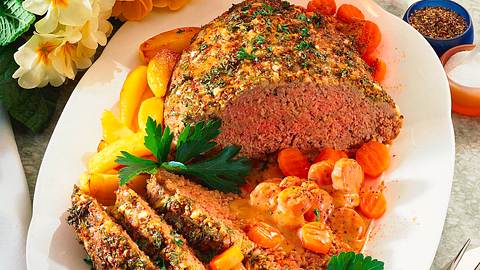 Hackbraten mit Möhrengemüse Rezept - Foto: Horn