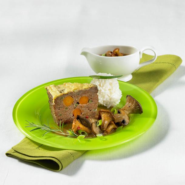 Hackbraten mit Pilzsoße Rezept | LECKER