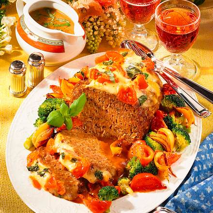 Hackbraten mit Tomaten und Mozzarella Rezept