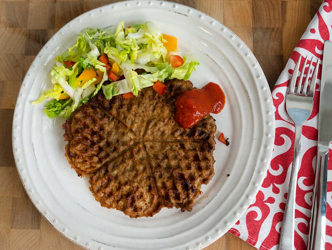 Hackfleisch aus dem Waffeleisen - so geht&amp;#39;s | LECKER