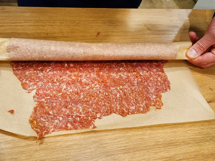 Hackfleisch einrollen Hackfleisch einrollen