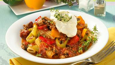 Hackfleisch mit Paprikagemüse Rezept - Foto: LECKER @ Bauer Media Group