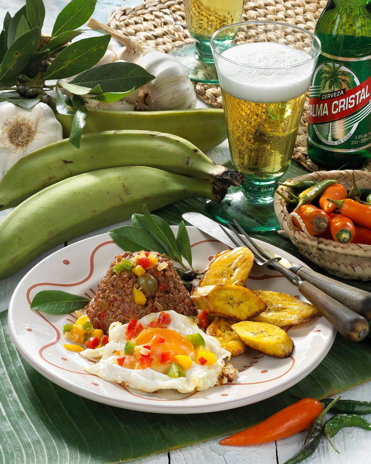 Hackfleisch mit Spiegeleiern nach kubanischer Art Rezept