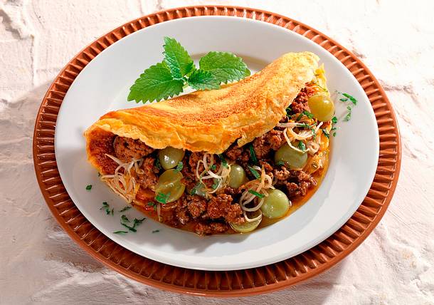 Hackfleisch-Omelett mit Trauben Rezept Hackfleisch-Omelett mit Trauben Rezept