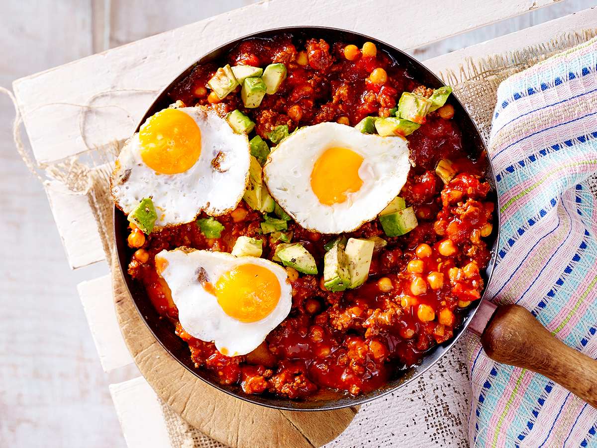 Hackpfanne mit Avocado und Spiegelei Rezept