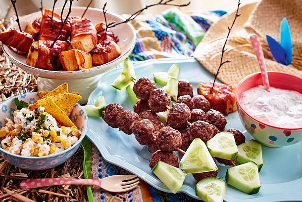 Hackpfeile und Süßkartoffelspieße mit Dips Rezept Hackpfeile und Süßkartoffelspieße mit Dips Rezept