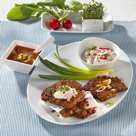 Hackpuffer mit zwei Dips Rezept Hackpuffer mit zwei Dips Rezept