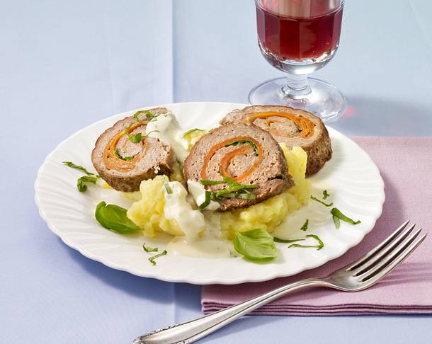 Hackrolle mit Möhren Rezept Hackrolle mit Möhren Rezept