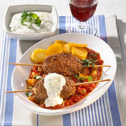 Hackspieße in Tomatensoße Rezept Hackspieße in Tomatensoße Rezept