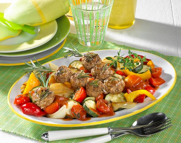 Hackspieße mit Sommergemüse Rezept