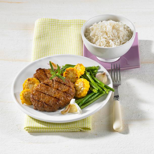 Hacksteak mit Bohnengemüse Rezept Hacksteak mit Bohnengemüse Rezept