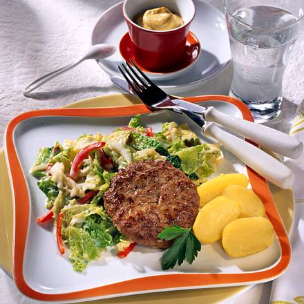 Hacksteak mit Wirsinggemüse (Diabetiker) Rezept