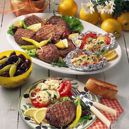 Hacksteaks mit Tomaten-Päckchen Rezept Hacksteaks mit Tomaten-Päckchen Rezept