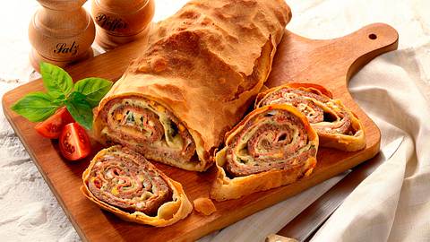 Hackstrudel mit Kräutern Rezept - Foto: Horn