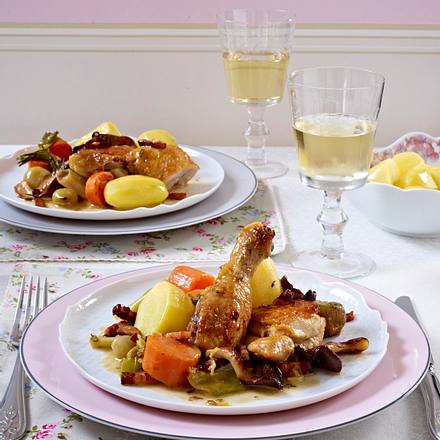 Hähnchen a la Coq au vin (Hähnchen in Weißwein) Rezept Hähnchen a la Coq au vin (Hähnchen in Weißwein) Rezept