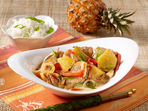Hähnchen-Ananas-Curry aus dem Wok Rezept Hähnchen-Ananas-Curry aus dem Wok Rezept