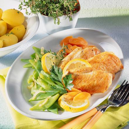 Hähnchen auf Schneidebohnen Rezept Hähnchen auf Schneidebohnen Rezept