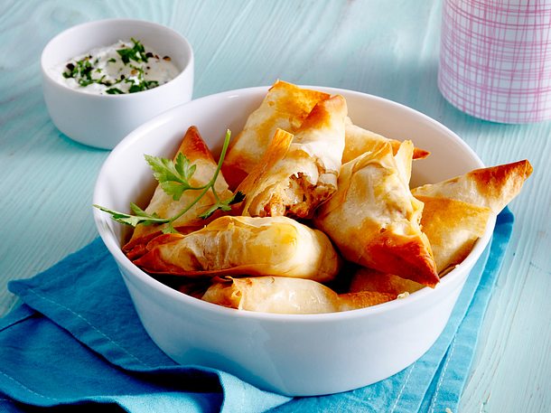 Hähnchen-Curry-Samosas Rezept Hähnchen-Curry-Samosas Rezept
