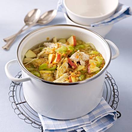 Hähnchen-Curry-Suppe mit roten Linsen Rezept