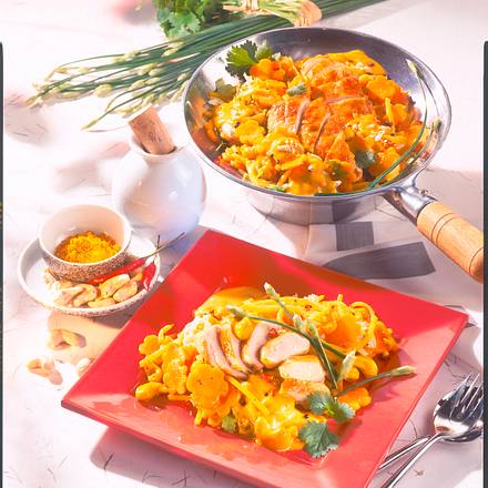 Hähnchen in Curry-Cashew-Soße Rezept Hähnchen in Curry-Cashew-Soße Rezept