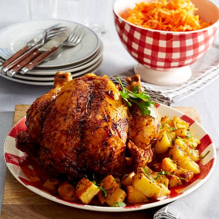 Hähnchen in der Gugelhupfform mit Möhren-Apfel-Rohkost Rezept Hähnchen in der Gugelhupfform mit Möhren-Apfel-Rohkost Rezept
