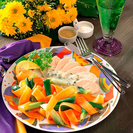 Hähnchen in Zitronensud mit Gemüse Rezept Hähnchen in Zitronensud mit Gemüse Rezept