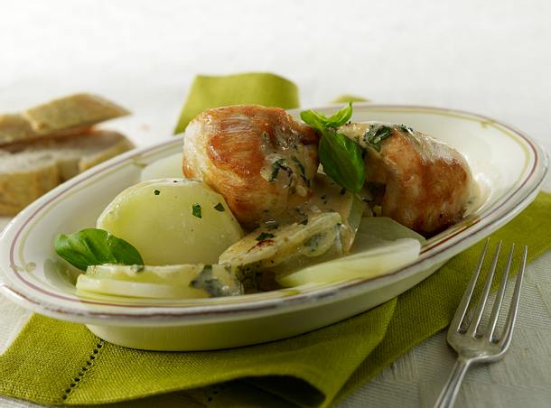 Hähnchen-Medaillons in Basilikum-Bressosoße mit Kohlrabi Rezept