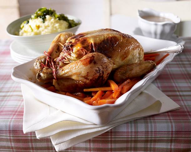Hähnchen mit Frischkäse dazu karamellisierten Porree mit Kartoffelpüree und Möhren Rezept Hähnchen mit Frischkäse dazu karamellisierten Porree mit Kartoffelpüree und Möhren Rezept
