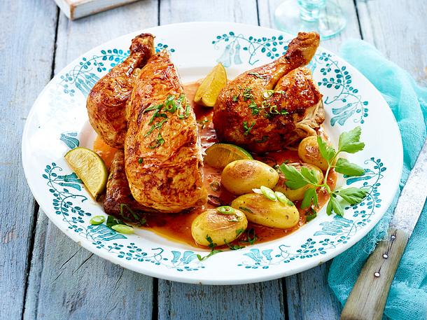Hähnchen mit Paprika-Erdnuss-Soße zu neuen Kartoffeln Rezept Hähnchen mit Paprika-Erdnuss-Soße zu neuen Kartoffeln Rezept