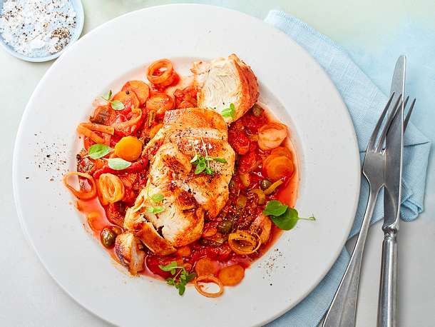 Hähnchen in Paprika-Tomaten-Sugo Rezept
