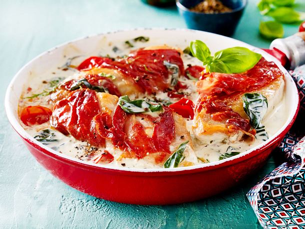 Hähnchen-Parmaschinken-Pfanne mit Basilikumsosse Rezept Hähnchen-Parmaschinken-Pfanne mit Basilikumsosse Rezept