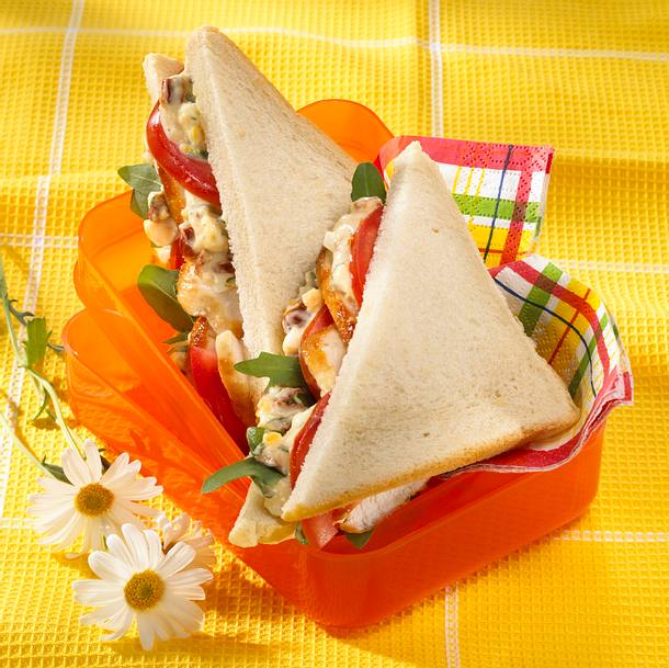 Hähnchen-Sandwich mit Eicreme Rezept