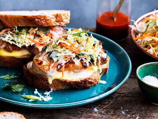 Hähnchen-Sandwiches mit schlankem Coleslaw Rezept Hähnchen-Sandwiches mit schlankem Coleslaw Rezept
