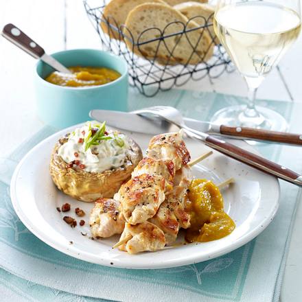 Hähnchen-Souvlaki mit Paprika-Ketchup und gefüllten Riesenchampignons Rezept