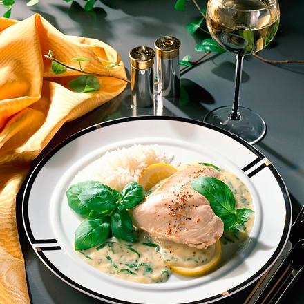 Hähnchenbrust mit Basilikumsoße Rezept Hähnchenbrust mit Basilikumsoße Rezept
