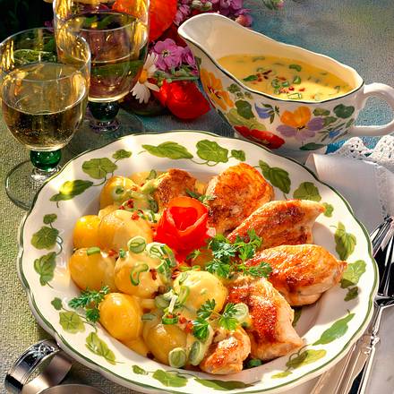 Hähnchenbrust mit Zwiebel-Hollandaise Rezept