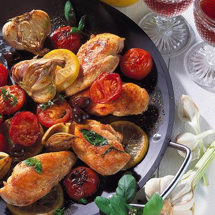 Hähnchenfilet mit geschmorten Tomaten Rezept Hähnchenfilet mit geschmorten Tomaten Rezept