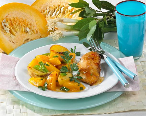 Hähnchenfilet mit Kartoffel-Kürbis-Lauchzwiebel-Gemüse Rezept Hähnchenfilet mit Kartoffel-Kürbis-Lauchzwiebel-Gemüse Rezept