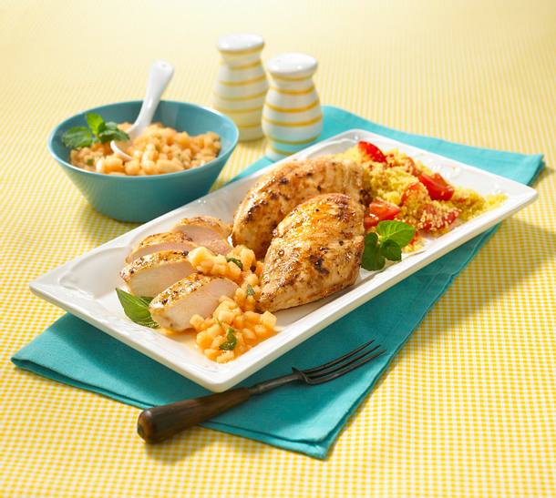 Hähnchenfilet mit Melonen-Salsa Rezept Hähnchenfilet mit Melonen-Salsa Rezept