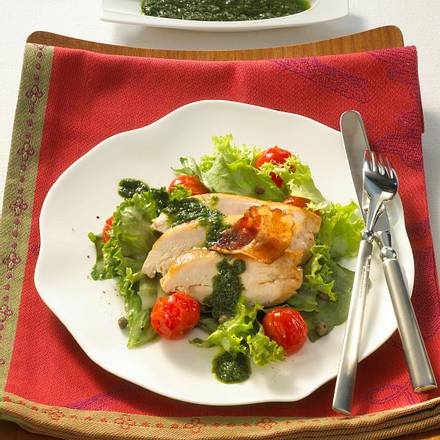 Hähnchenfilet mit Salsa Verde auf Blattsalat Rezept