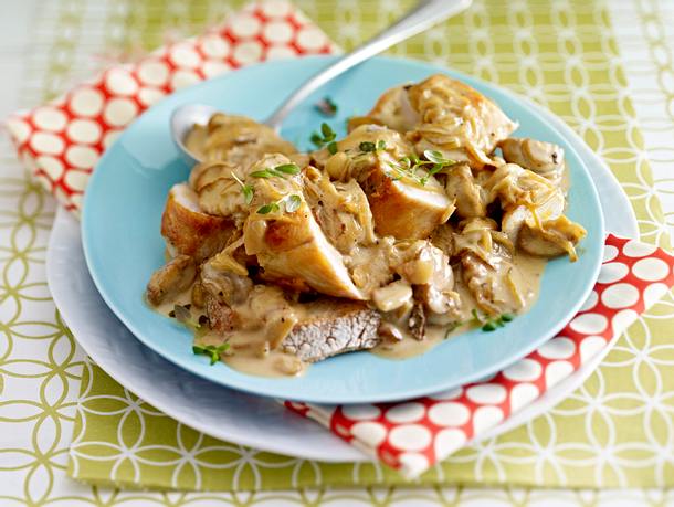Hähnchenfilet mit Zwiebelsoße Rezept Hähnchenfilet mit Zwiebelsoße Rezept